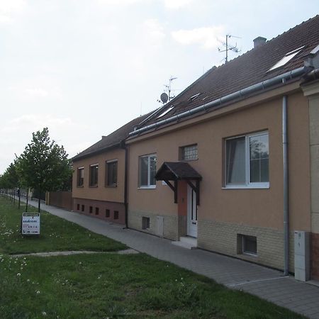 V Aleji - Ubytovani V Soukromi Valtice Exterior foto